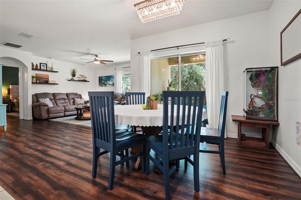 For Sale: $345,000 (4 beds, 2 baths, 1830 Square Feet)