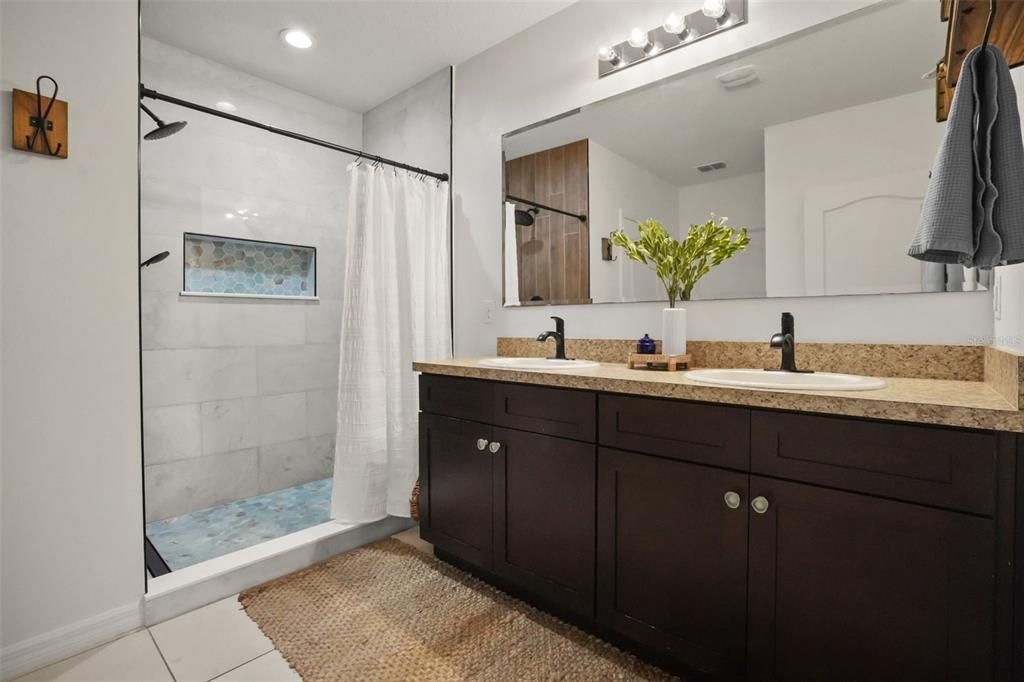 For Sale: $345,000 (4 beds, 2 baths, 1830 Square Feet)