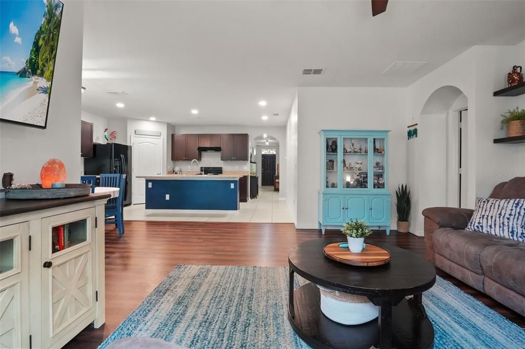 For Sale: $345,000 (4 beds, 2 baths, 1830 Square Feet)