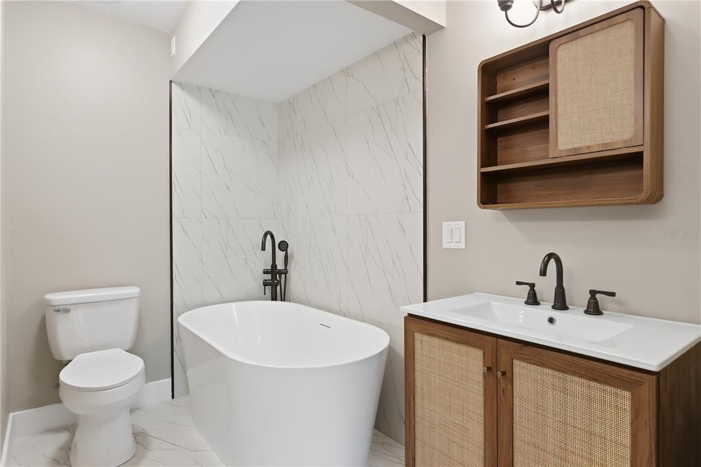 For Sale: $205,000 (2 beds, 2 baths, 1316 Square Feet)