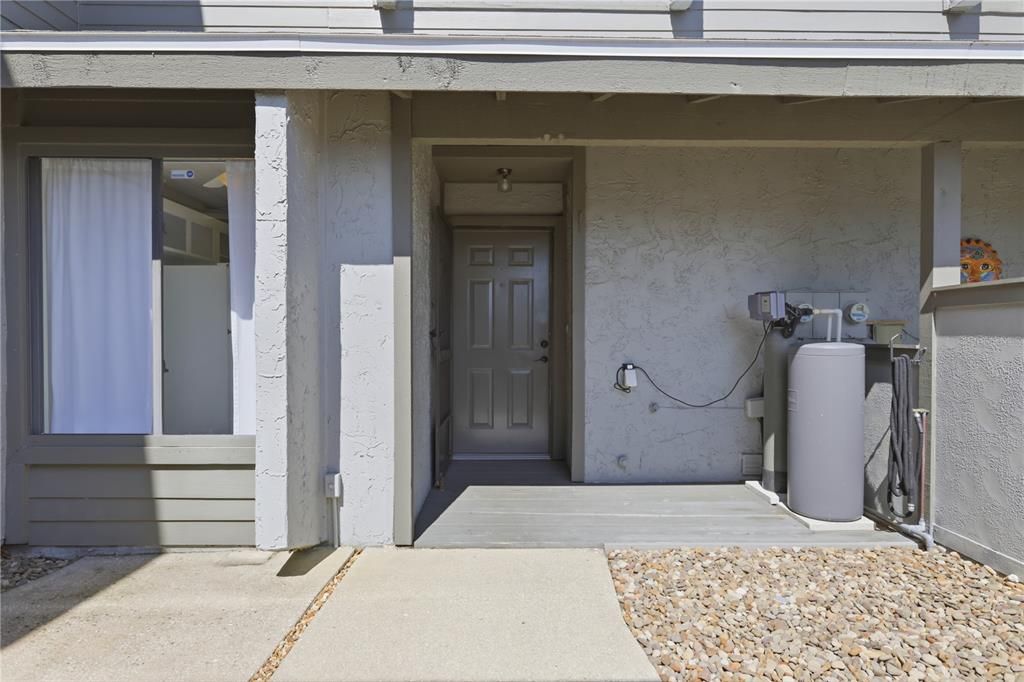 For Sale: $205,000 (2 beds, 2 baths, 1316 Square Feet)