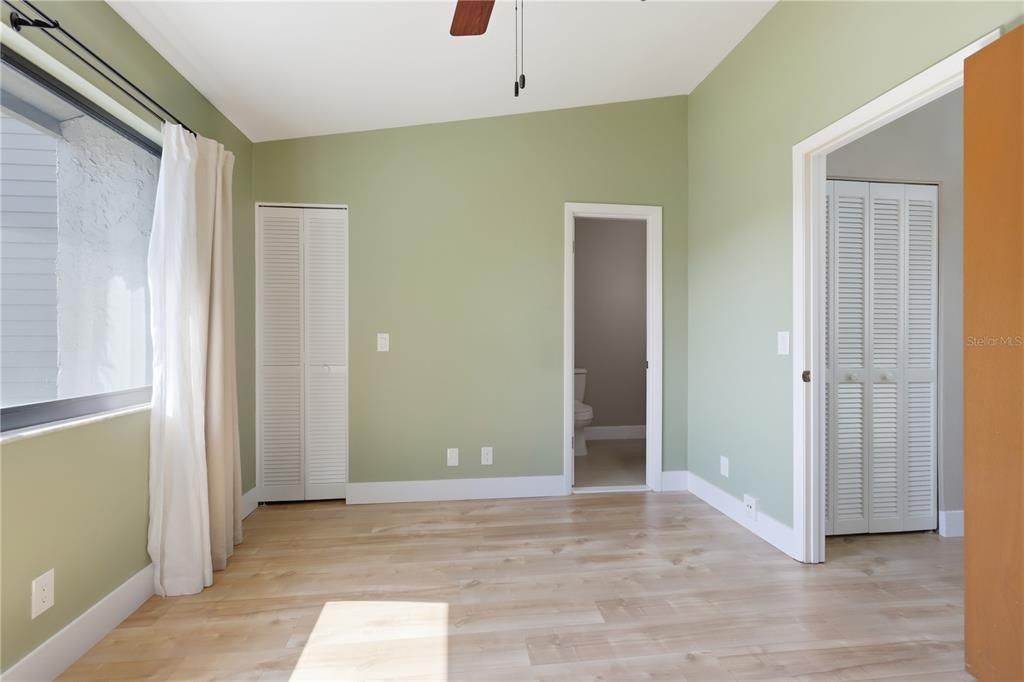 For Sale: $205,000 (2 beds, 2 baths, 1316 Square Feet)