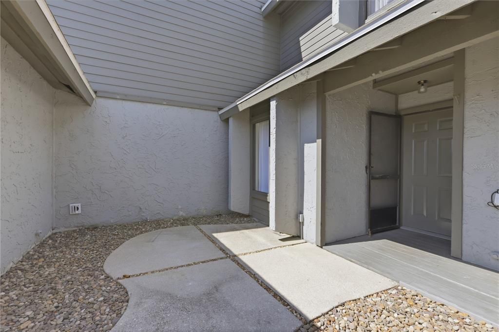 For Sale: $205,000 (2 beds, 2 baths, 1316 Square Feet)
