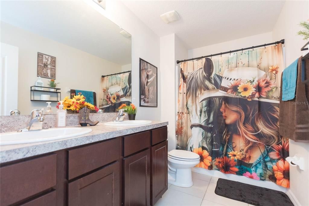 For Sale: $390,000 (4 beds, 2 baths, 2505 Square Feet)
