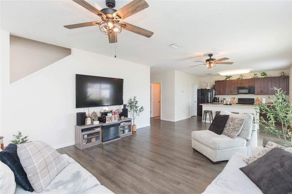 For Sale: $390,000 (4 beds, 2 baths, 2505 Square Feet)