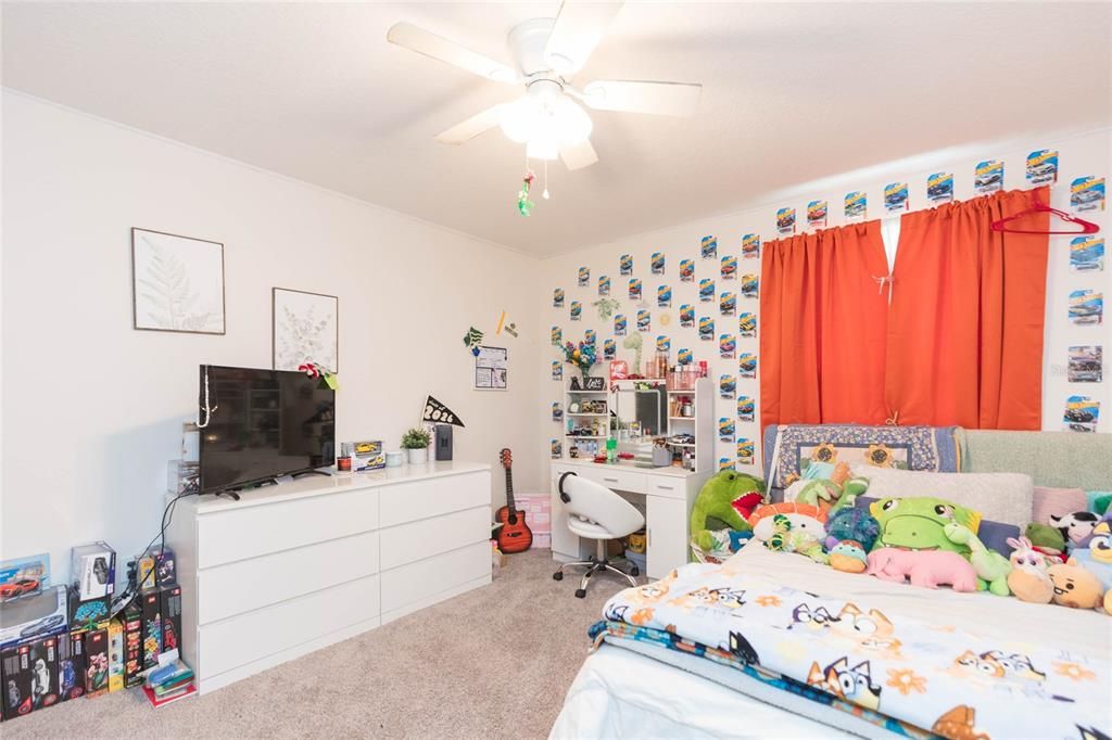 For Sale: $390,000 (4 beds, 2 baths, 2505 Square Feet)