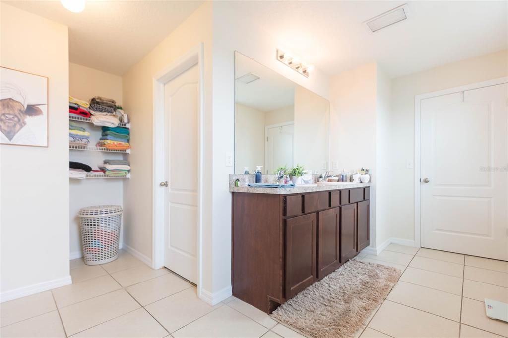 For Sale: $390,000 (4 beds, 2 baths, 2505 Square Feet)