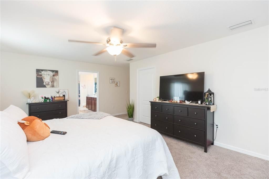 For Sale: $390,000 (4 beds, 2 baths, 2505 Square Feet)