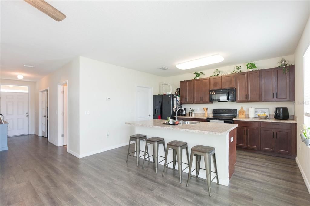 For Sale: $390,000 (4 beds, 2 baths, 2505 Square Feet)