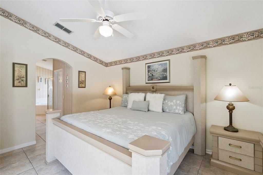 For Sale: $410,000 (4 beds, 2 baths, 1902 Square Feet)