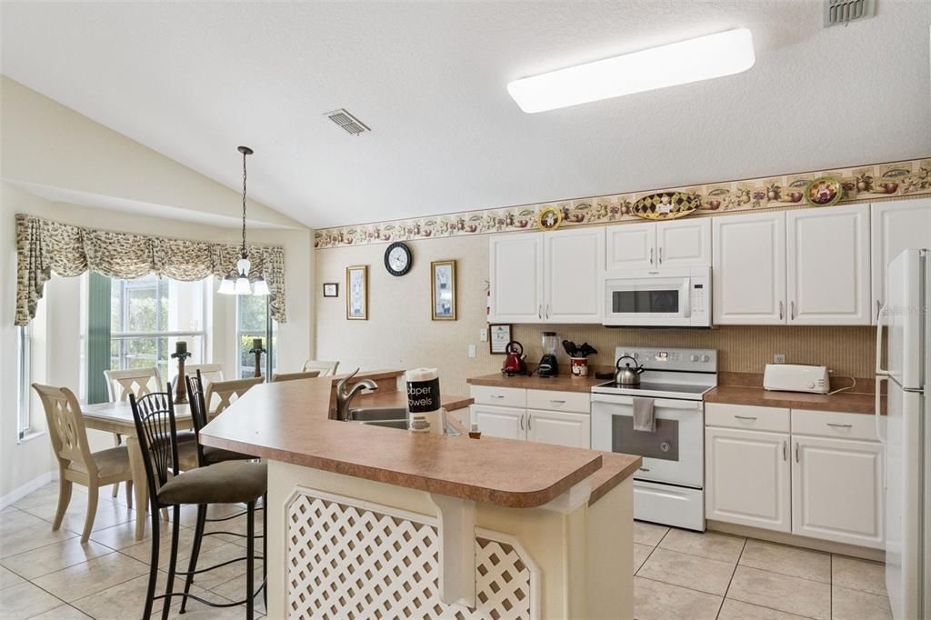 For Sale: $410,000 (4 beds, 2 baths, 1902 Square Feet)