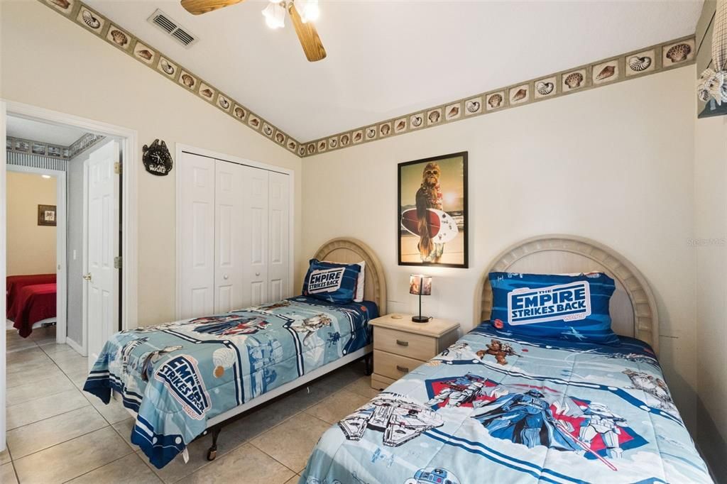 For Sale: $410,000 (4 beds, 2 baths, 1902 Square Feet)