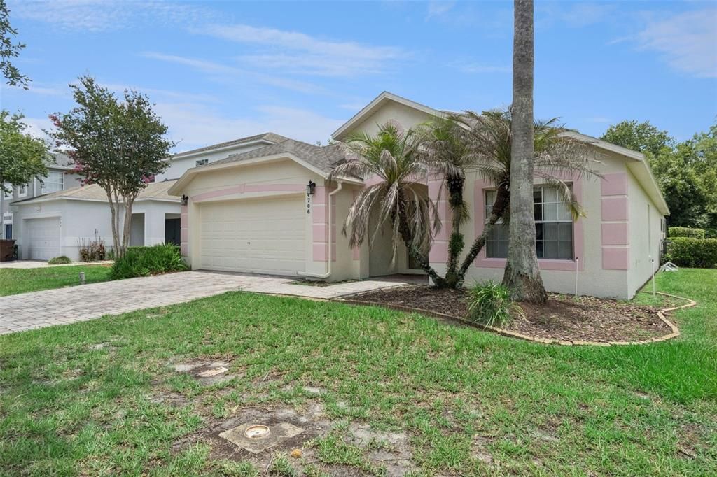 For Sale: $410,000 (4 beds, 2 baths, 1902 Square Feet)