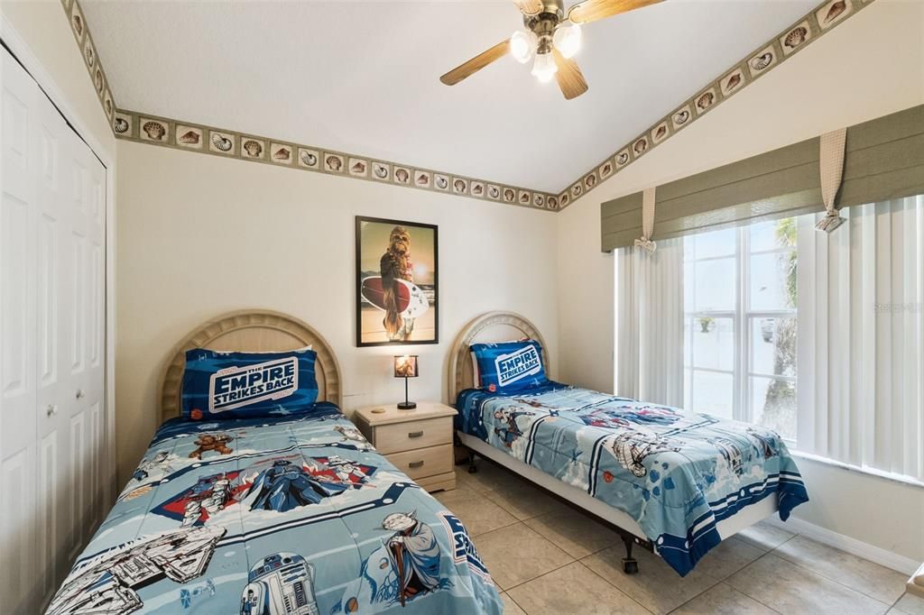 For Sale: $410,000 (4 beds, 2 baths, 1902 Square Feet)