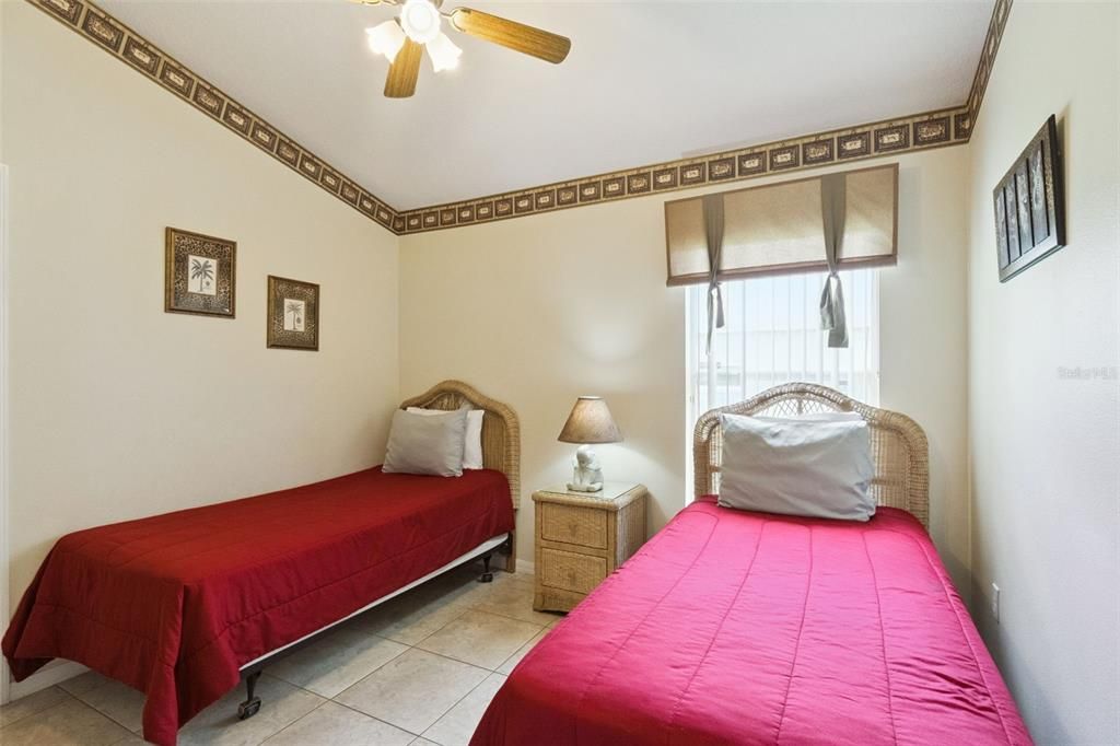 For Sale: $410,000 (4 beds, 2 baths, 1902 Square Feet)