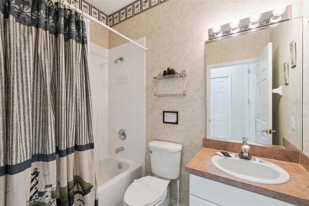 For Sale: $410,000 (4 beds, 2 baths, 1902 Square Feet)