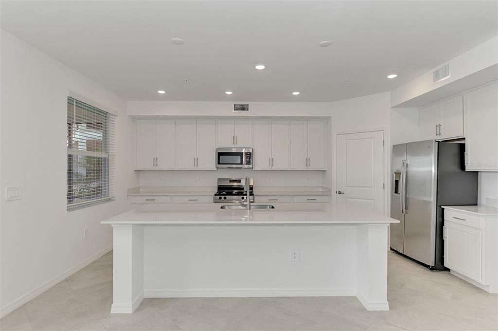For Sale: $458,497 (3 beds, 2 baths, 1741 Square Feet)