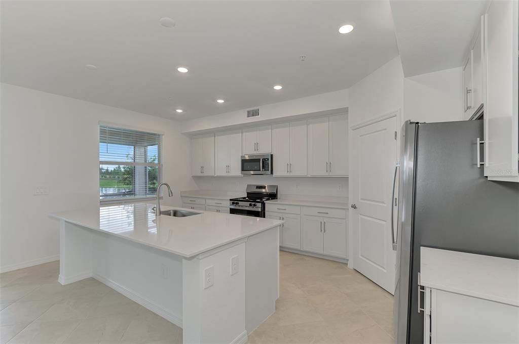 For Sale: $458,497 (3 beds, 2 baths, 1741 Square Feet)