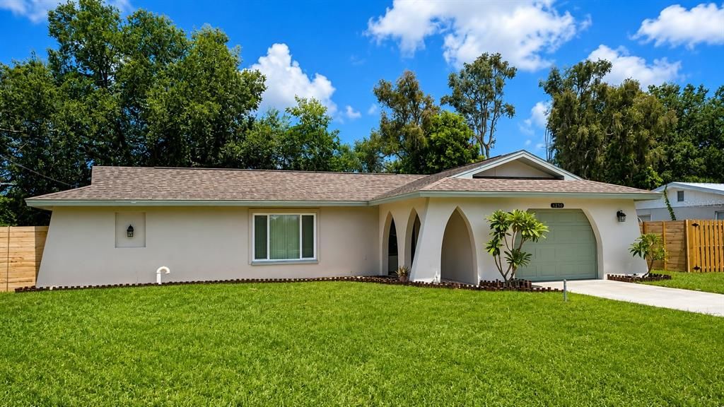 For Rent: $2,000 (2 beds, 2 baths, 1326 Square Feet)