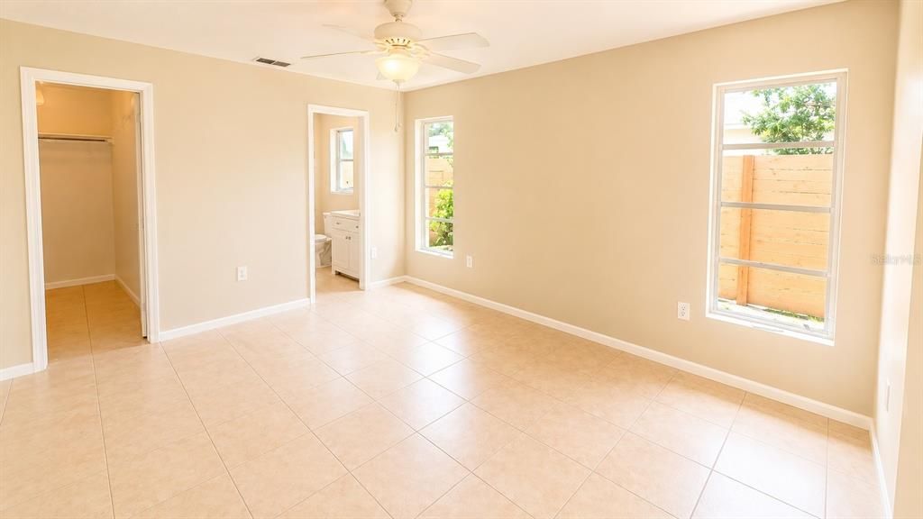 For Rent: $2,000 (2 beds, 2 baths, 1326 Square Feet)