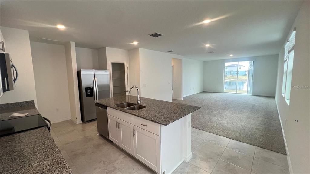 For Rent: $2,100 (4 beds, 2 baths, 1610 Square Feet)