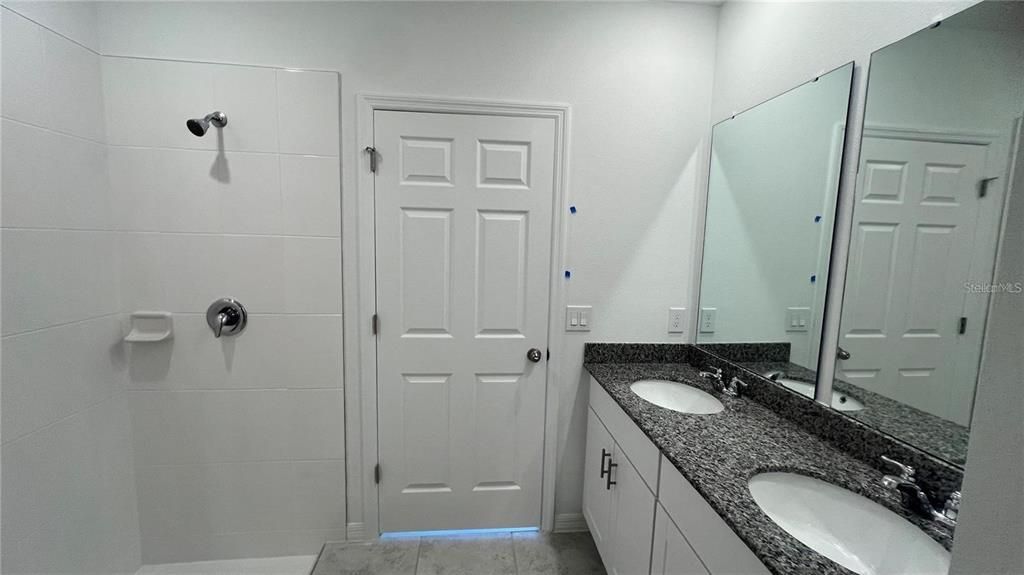 For Rent: $2,100 (4 beds, 2 baths, 1610 Square Feet)