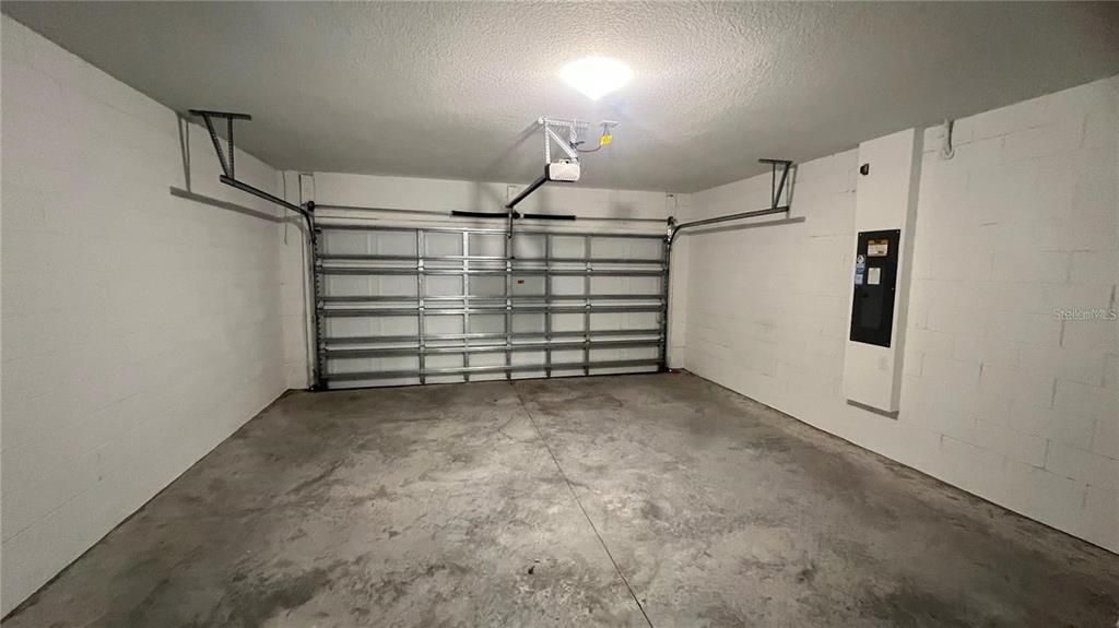 For Rent: $2,100 (4 beds, 2 baths, 1610 Square Feet)