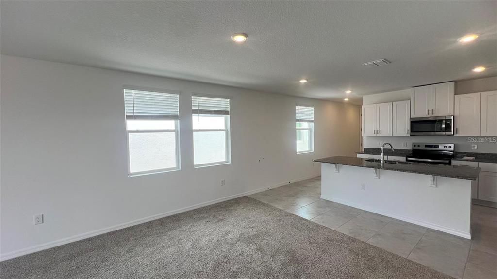 For Rent: $2,100 (4 beds, 2 baths, 1610 Square Feet)
