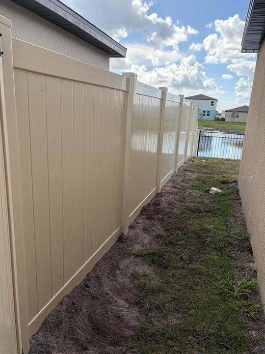For Rent: $2,100 (4 beds, 2 baths, 1610 Square Feet)