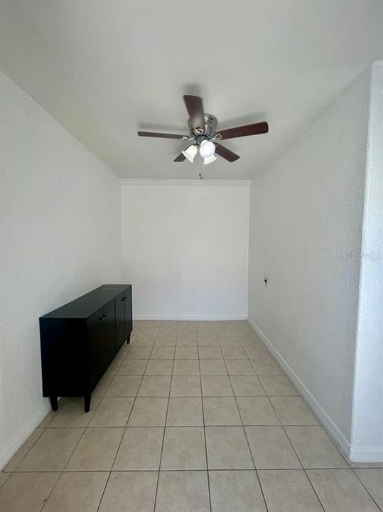 For Rent: $1,100 (1 beds, 1 baths, 377 Square Feet)