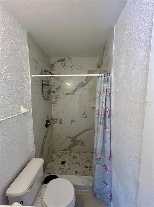 For Rent: $1,100 (1 beds, 1 baths, 377 Square Feet)