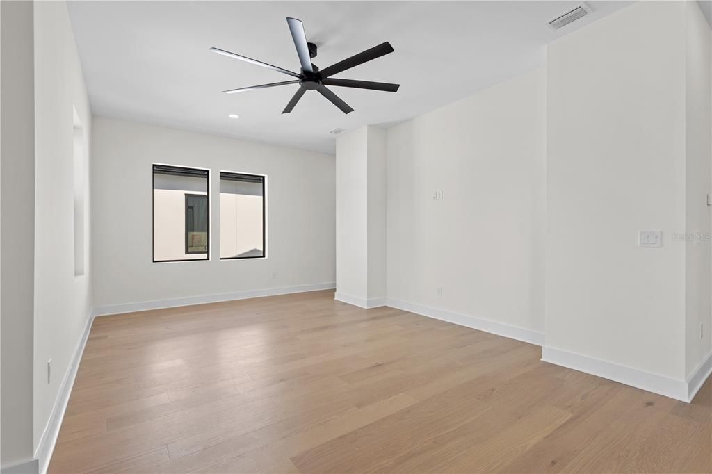 For Sale: $1,495,000 (5 beds, 4 baths, 3769 Square Feet)