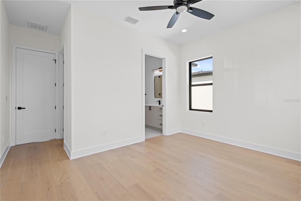 For Sale: $1,495,000 (5 beds, 4 baths, 3769 Square Feet)