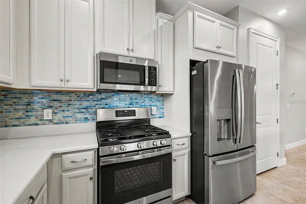For Sale: $359,900 (2 beds, 2 baths, 1582 Square Feet)