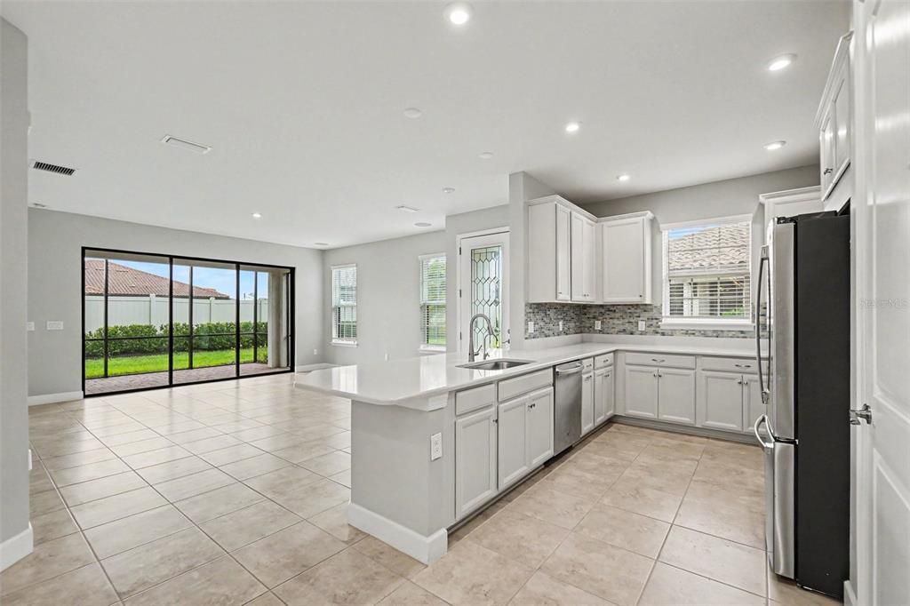 For Sale: $359,900 (2 beds, 2 baths, 1582 Square Feet)