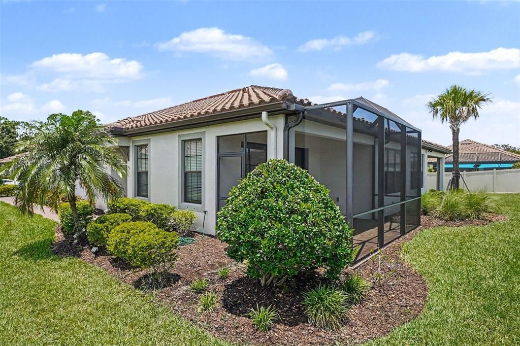 For Sale: $359,900 (2 beds, 2 baths, 1582 Square Feet)