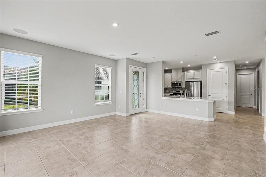 For Sale: $359,900 (2 beds, 2 baths, 1582 Square Feet)