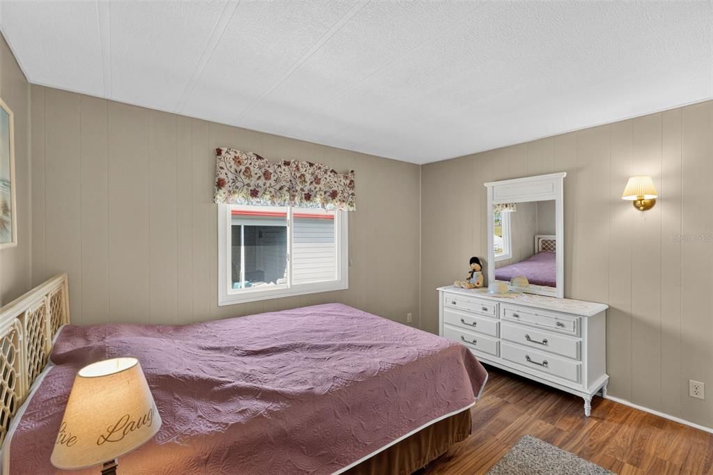 For Sale: $150,000 (2 beds, 2 baths, 1276 Square Feet)