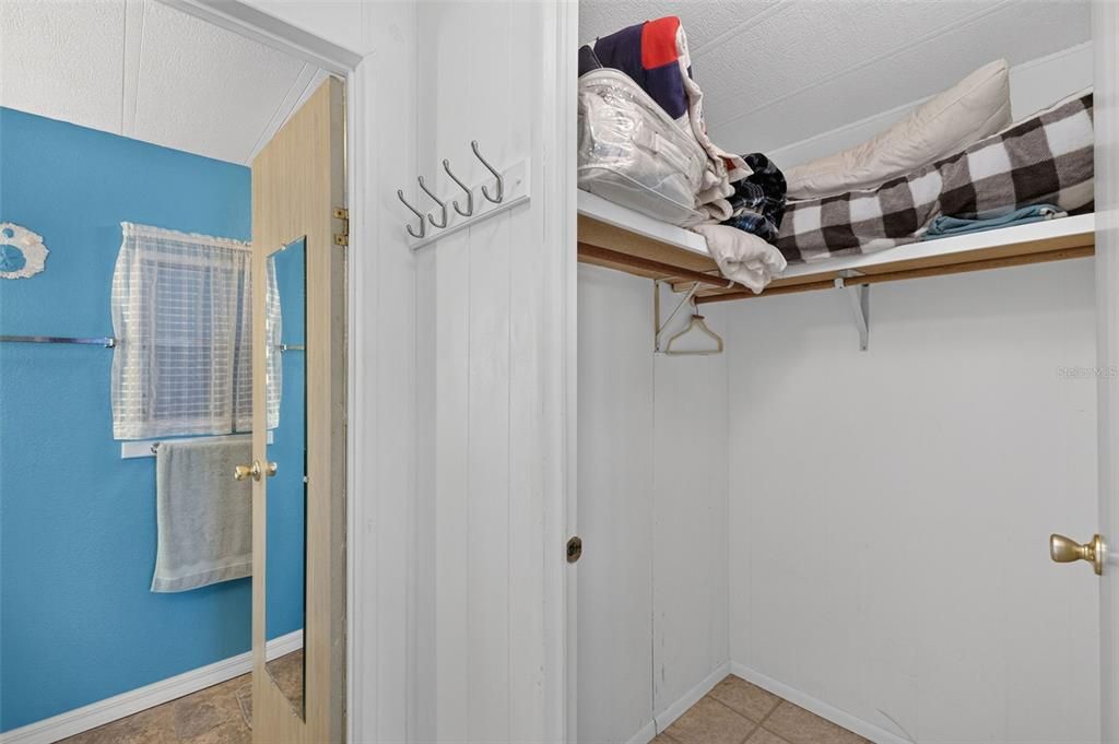 For Sale: $150,000 (2 beds, 2 baths, 1276 Square Feet)