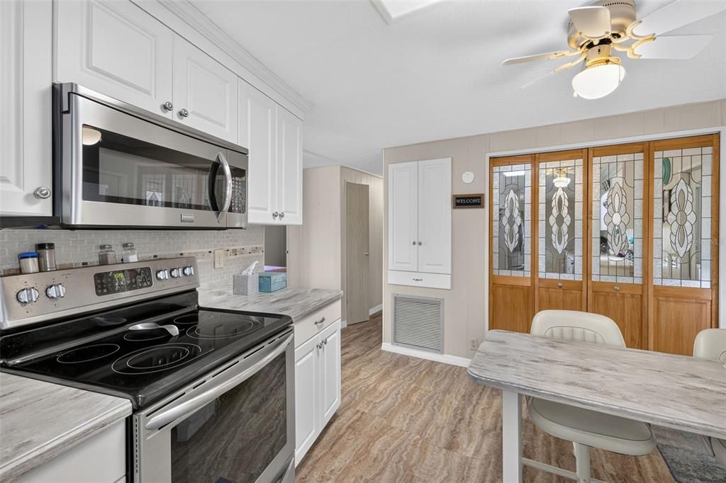 For Sale: $150,000 (2 beds, 2 baths, 1276 Square Feet)