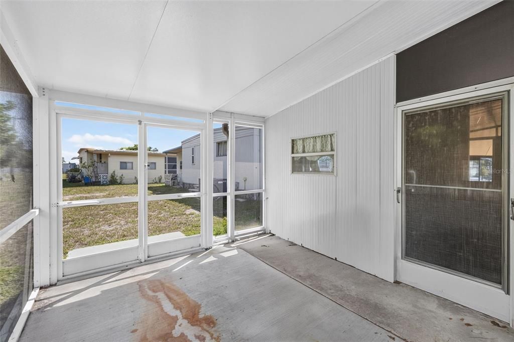 For Sale: $150,000 (2 beds, 2 baths, 1276 Square Feet)