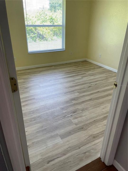 For Rent: $2,400 (4 beds, 2 baths, 2305 Square Feet)