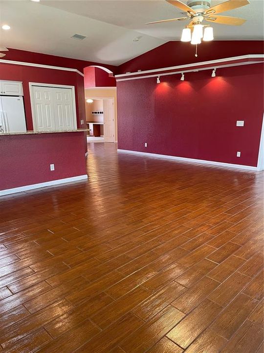 For Rent: $2,400 (4 beds, 2 baths, 2305 Square Feet)