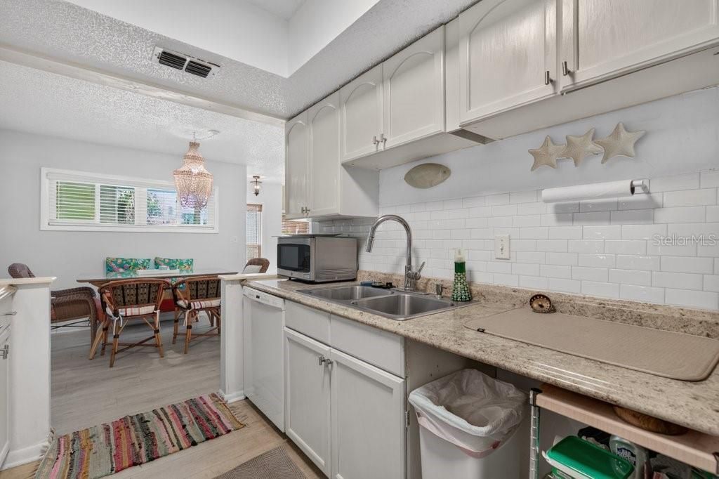En Venta: $350,000 (2 camas, 2 baños, 1004 Pies cuadrados)