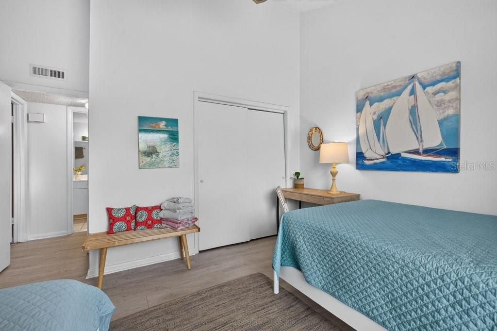 En Venta: $350,000 (2 camas, 2 baños, 1004 Pies cuadrados)