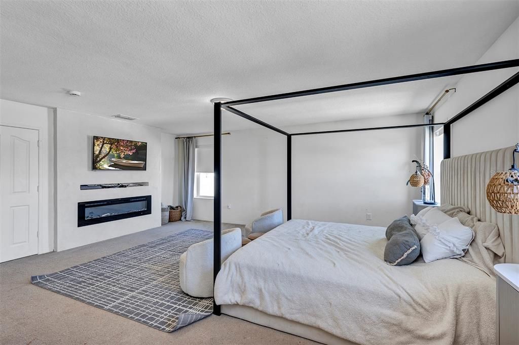 For Rent: $5,000 (6 beds, 4 baths, 3751 Square Feet)
