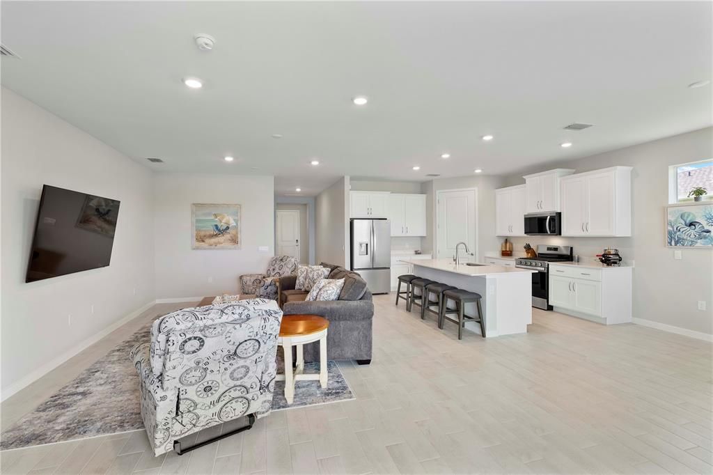 For Sale: $430,000 (4 beds, 2 baths, 2034 Square Feet)