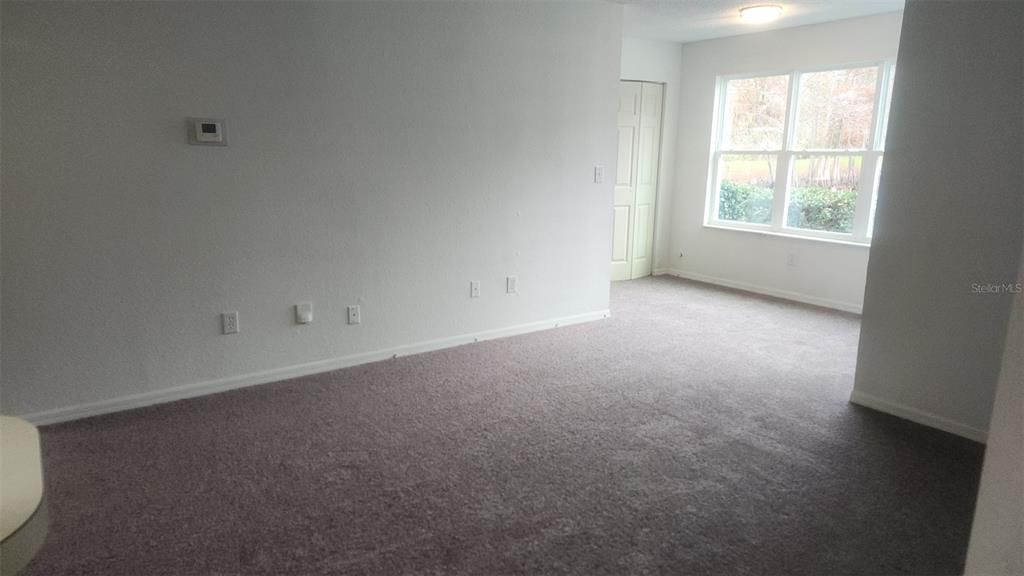 For Rent: $1,350 (1 beds, 1 baths, 735 Square Feet)