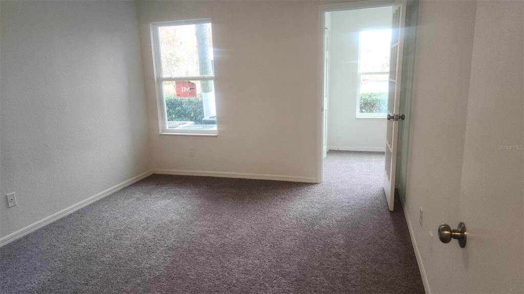 For Rent: $1,350 (1 beds, 1 baths, 735 Square Feet)