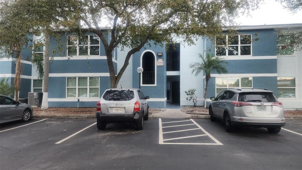 For Rent: $1,350 (1 beds, 1 baths, 735 Square Feet)